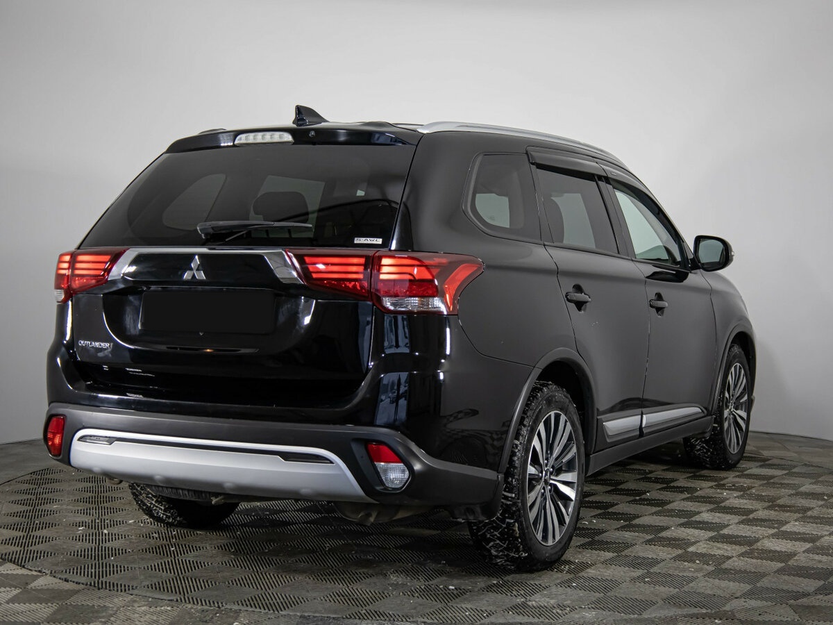 Mitsubishi Outlander 2020 года с пробегом. Фото: #2