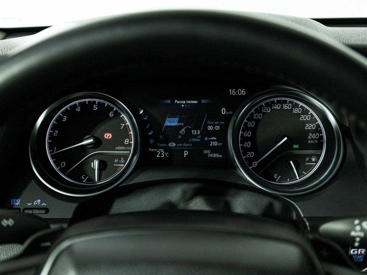 Toyota Camry 2022 года с пробегом. Фото: #11