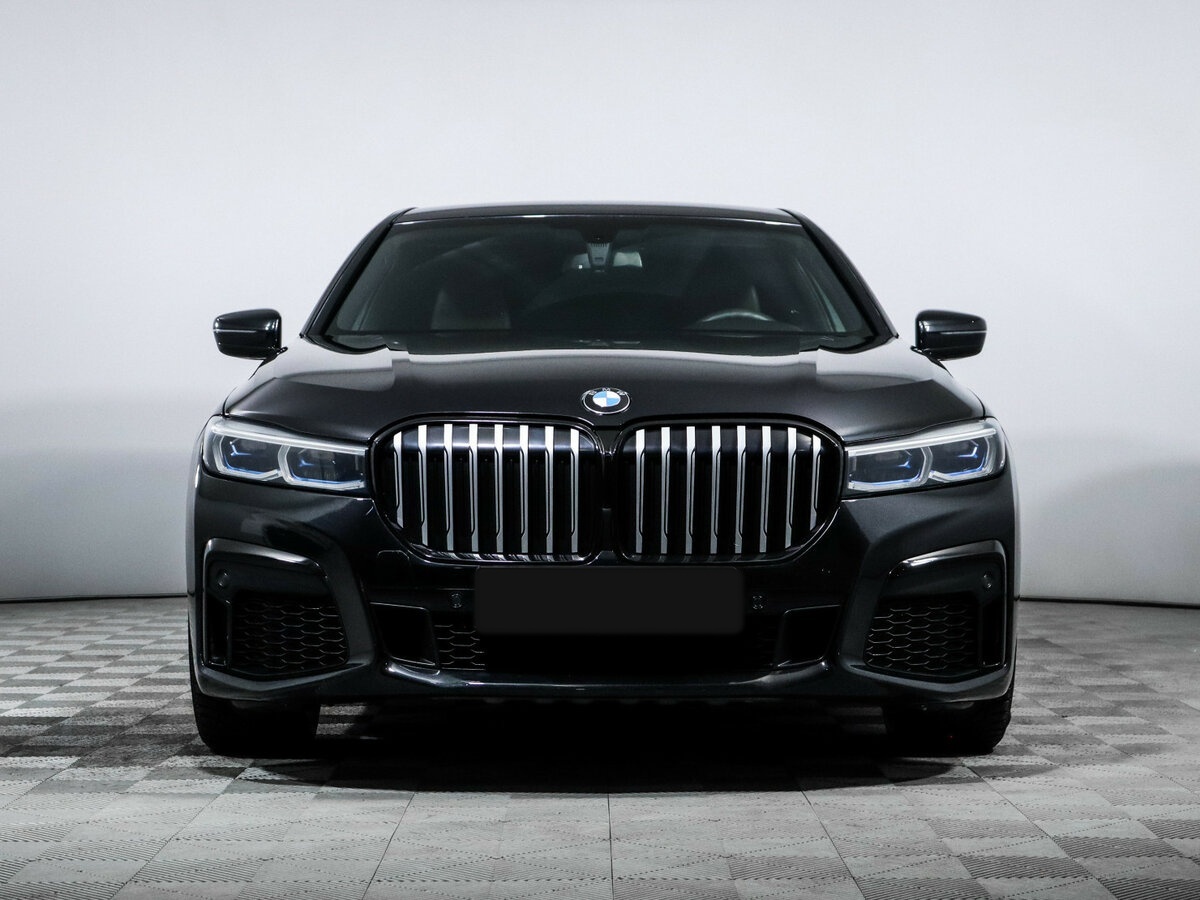 BMW 7 серии 2019 года с пробегом. Фото: #1