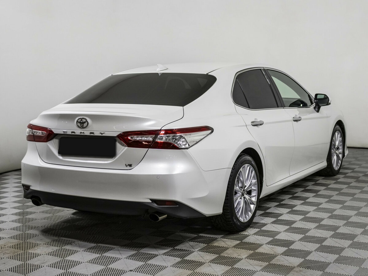 Toyota Camry 2018 года с пробегом. Фото: #4