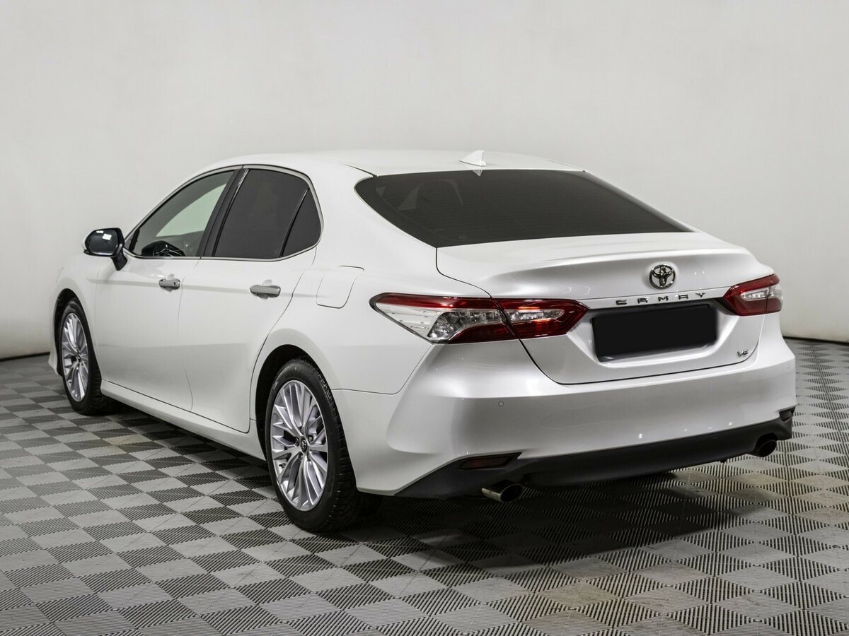 Toyota Camry 2018 года с пробегом. Фото: #6