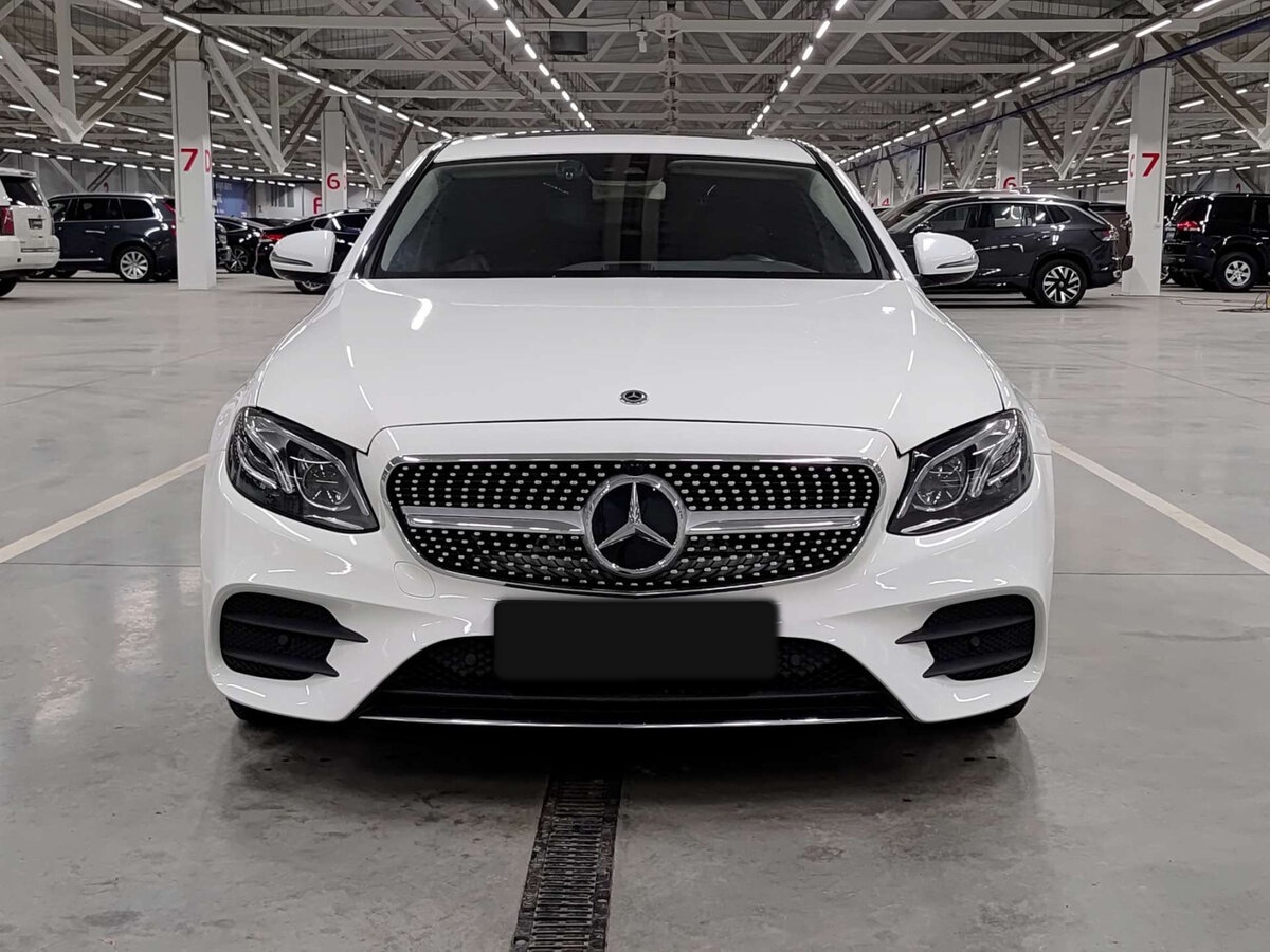Mercedes-Benz E-Класс 2020 года с пробегом. Фото: #1