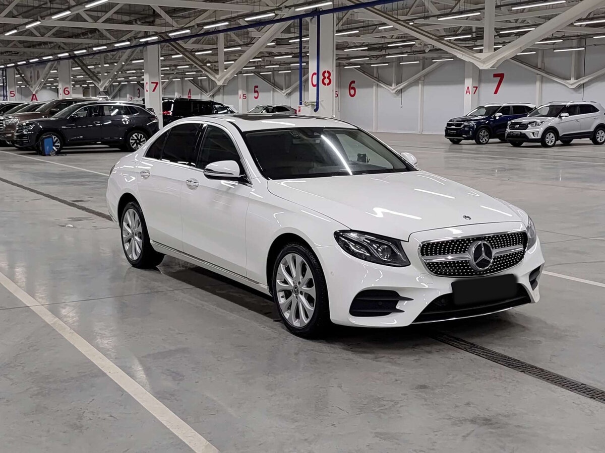 Mercedes-Benz E-Класс 2020 года с пробегом. Фото: #2