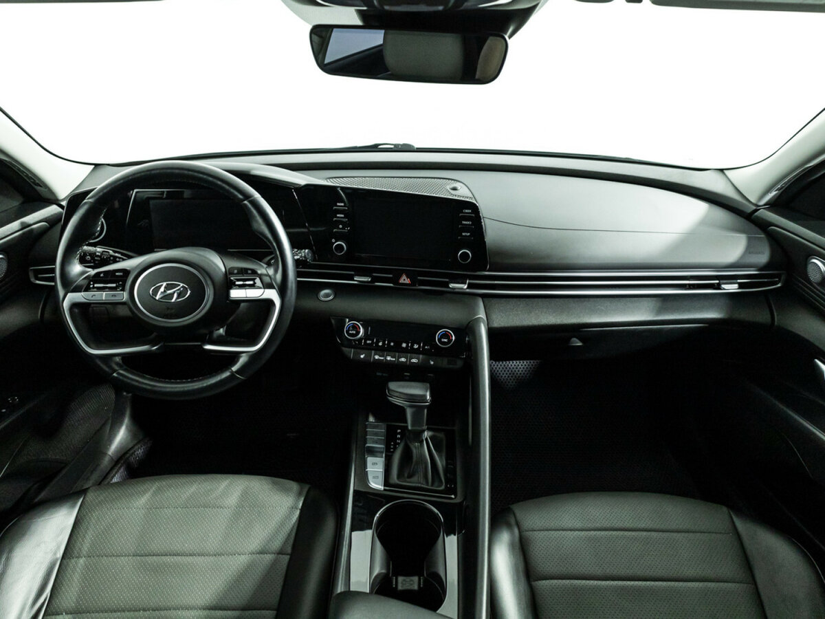 Hyundai Elantra 2022 года с пробегом. Фото: #12