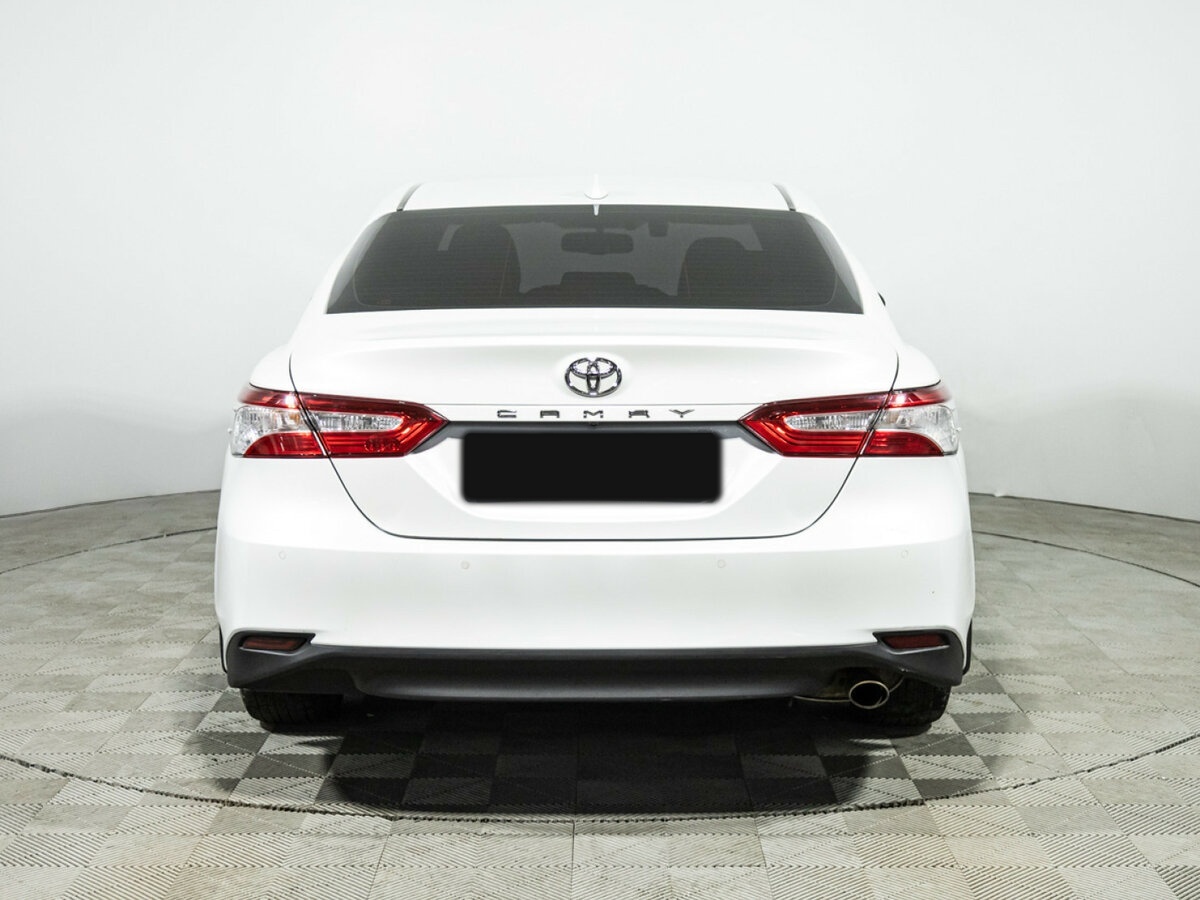 Toyota Camry 2021 года с пробегом. Фото: #4