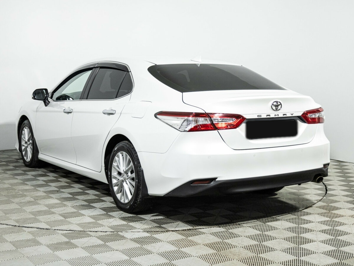 Toyota Camry 2021 года с пробегом. Фото: #5