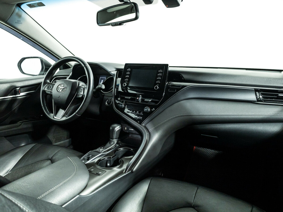 Toyota Camry 2021 года с пробегом. Фото: #7