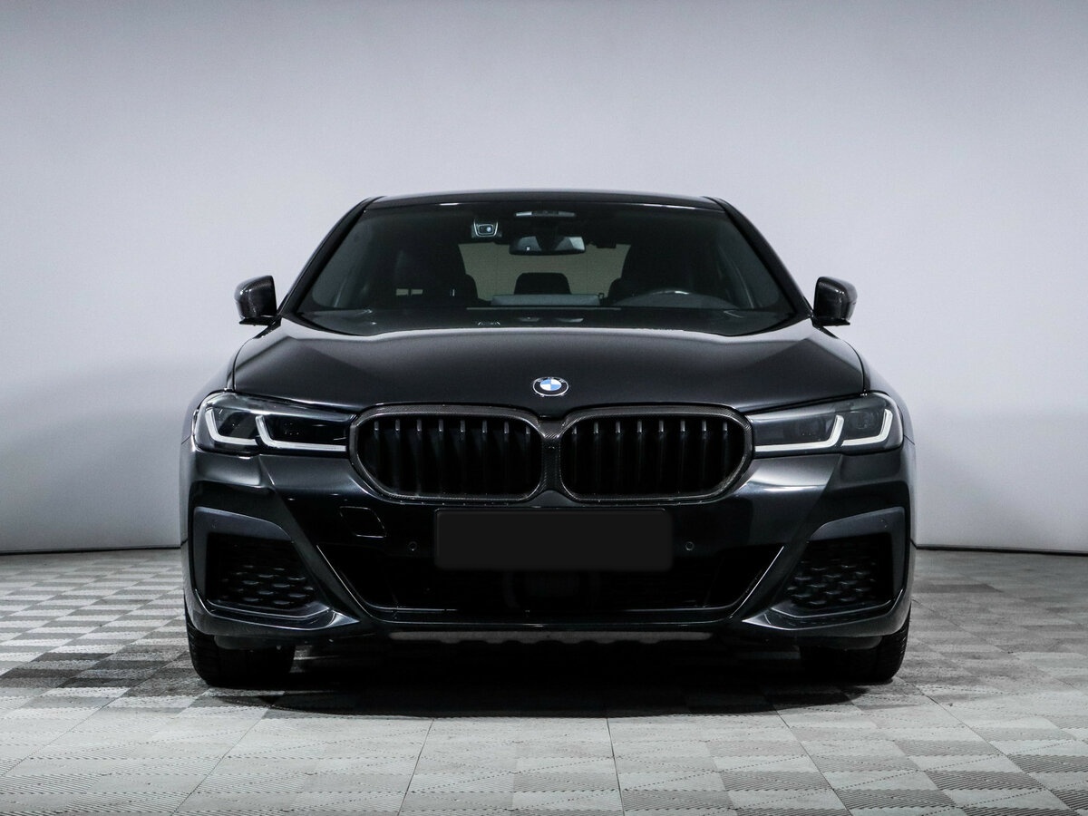 BMW 5 серии 2022 года с пробегом. Фото: #1