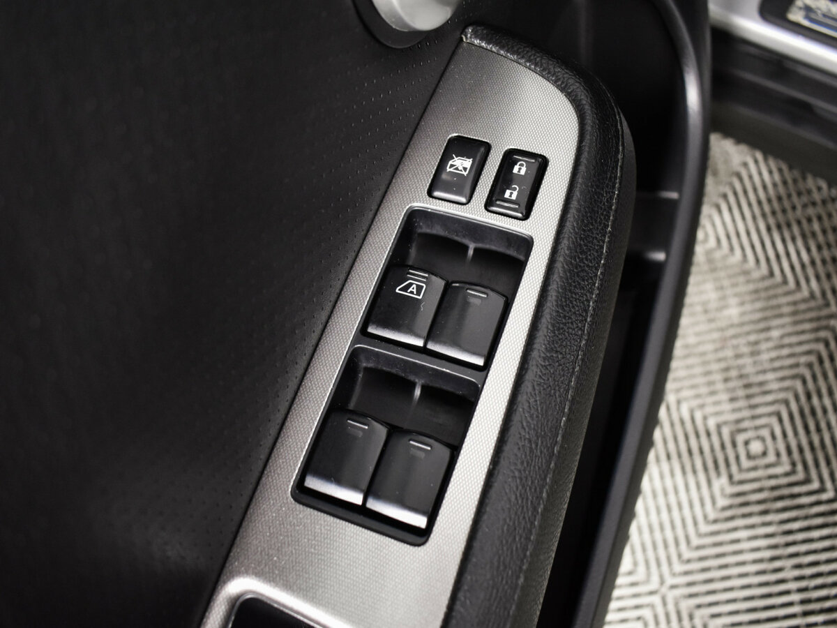 Nissan Tiida 2008 года с пробегом. Фото: #13