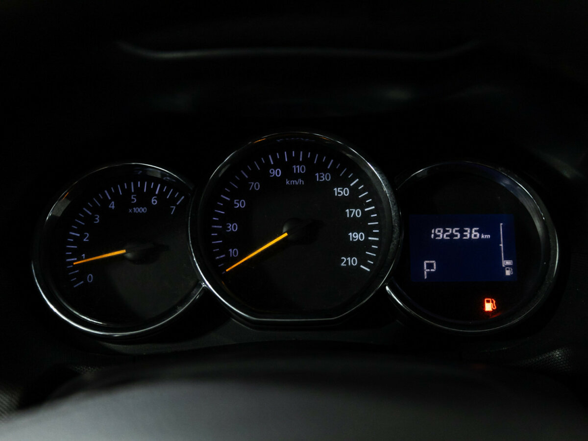 Б/У Рено Дастер 2015 года. Фото: #11