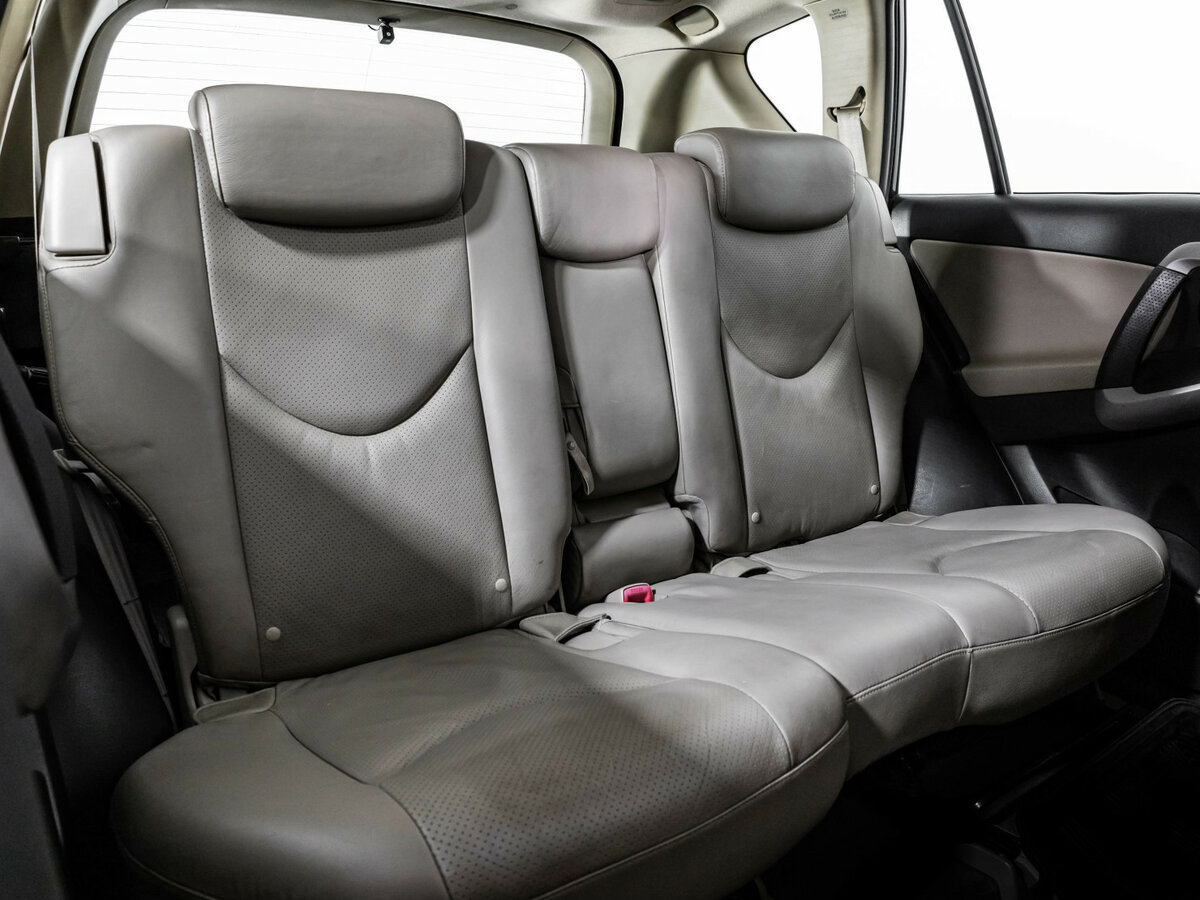 Toyota RAV4 2006 года с пробегом. Фото: #16