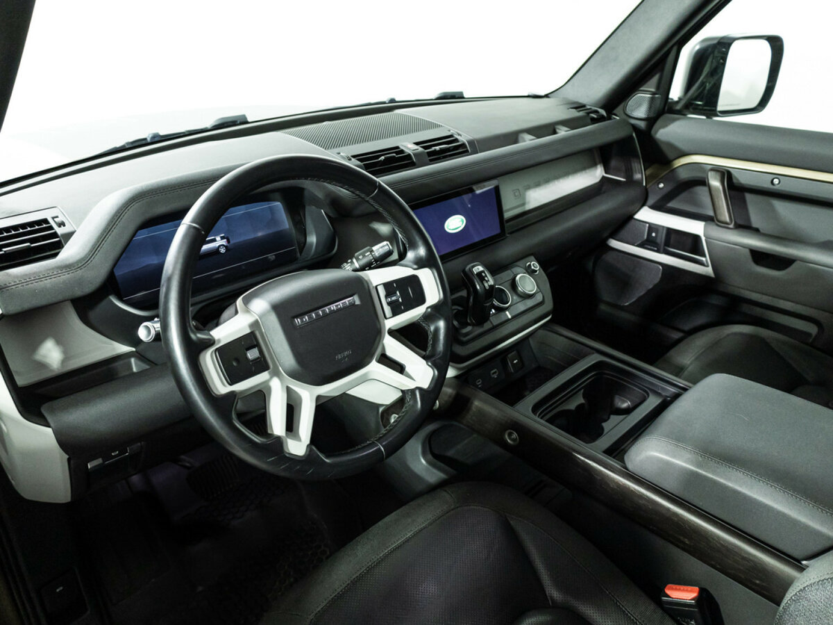 Land Rover Defender 2021 года с пробегом. Фото: #7