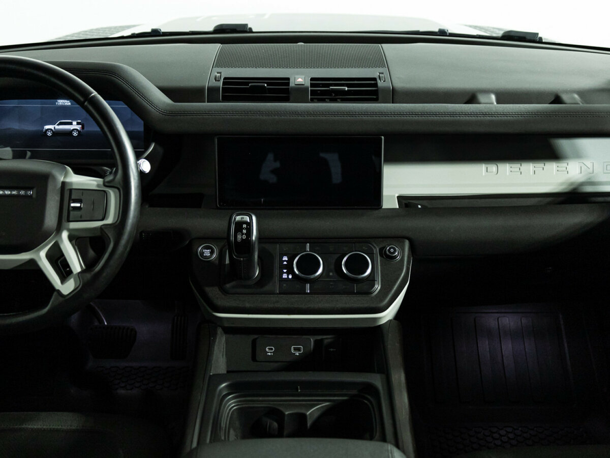 Land Rover Defender 2021 года с пробегом. Фото: #10