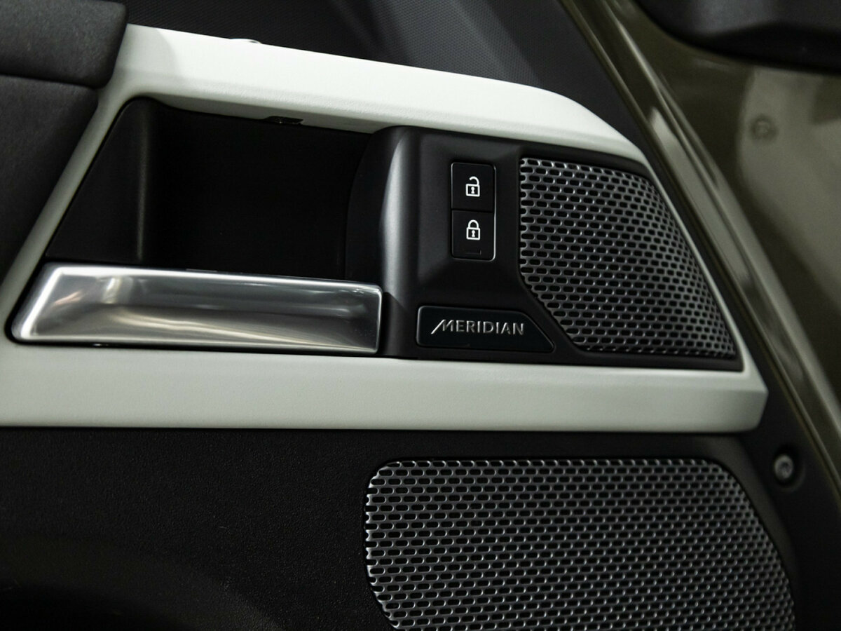 Land Rover Defender 2021 года с пробегом. Фото: #15