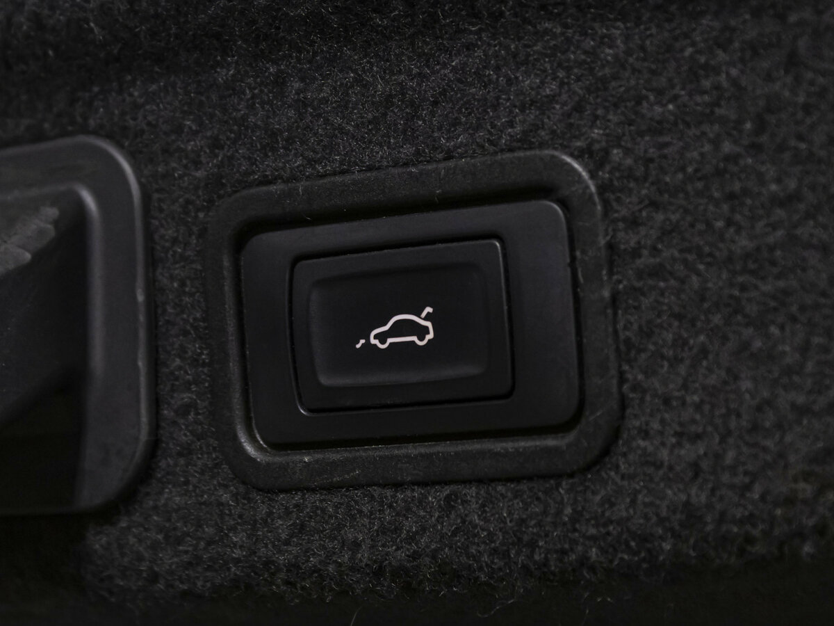 Audi A8 2014 года с пробегом. Фото: #17