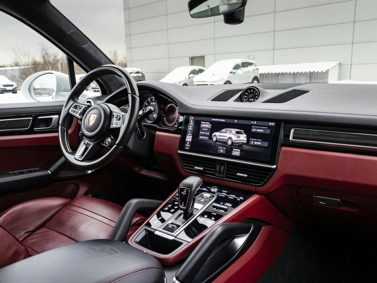 Porsche Cayenne 2018 года с пробегом. Фото: #8