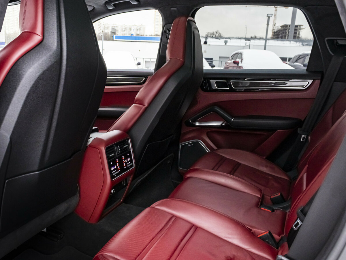 Porsche Cayenne 2018 года с пробегом. Фото: #12