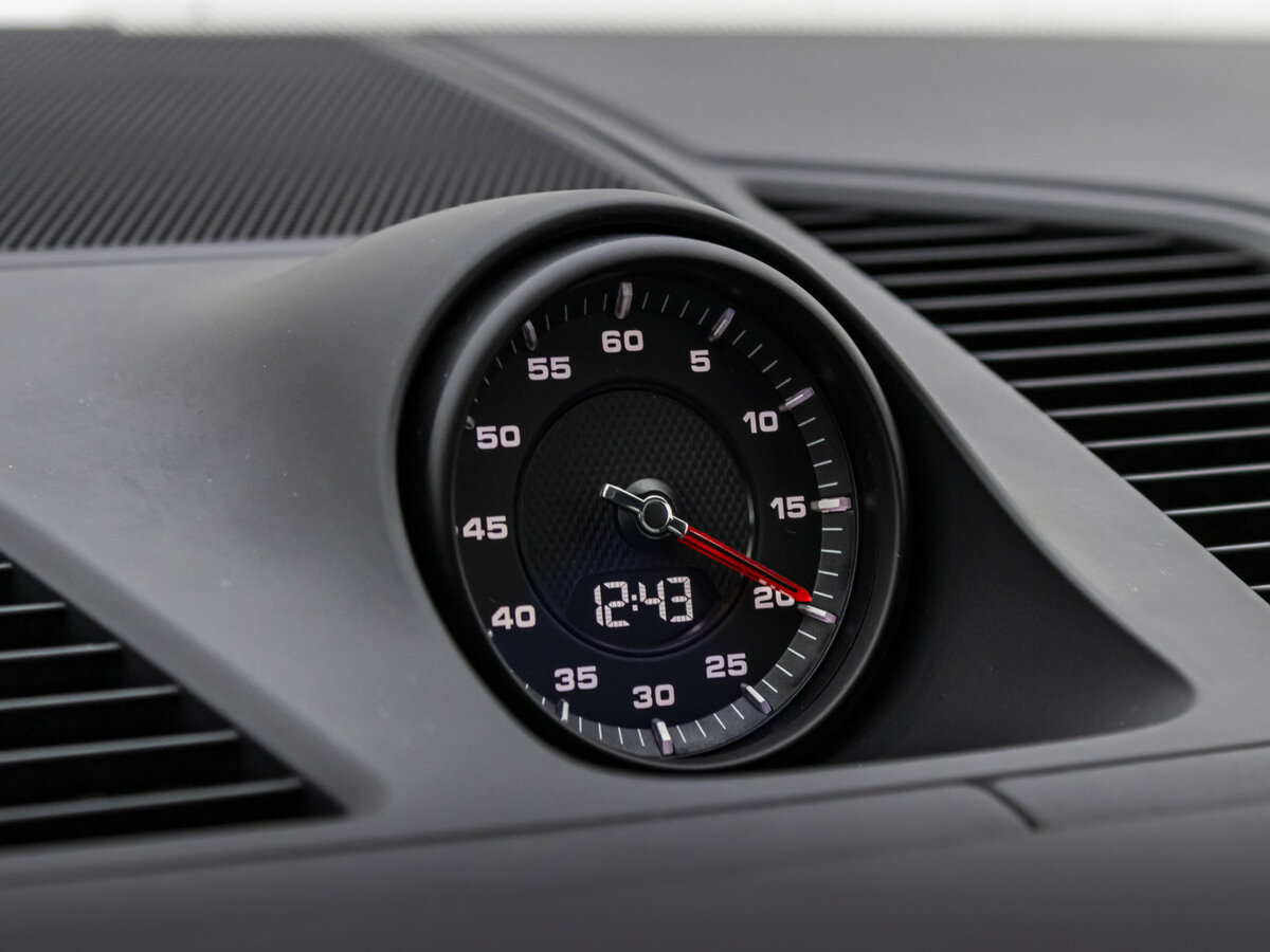 Porsche Cayenne 2018 года с пробегом. Фото: #18