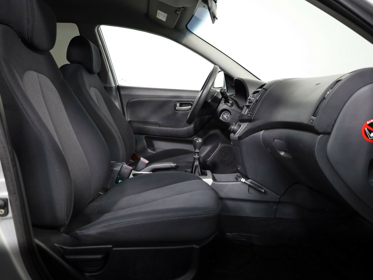 Hyundai Elantra 2008 года с пробегом. Фото: #15