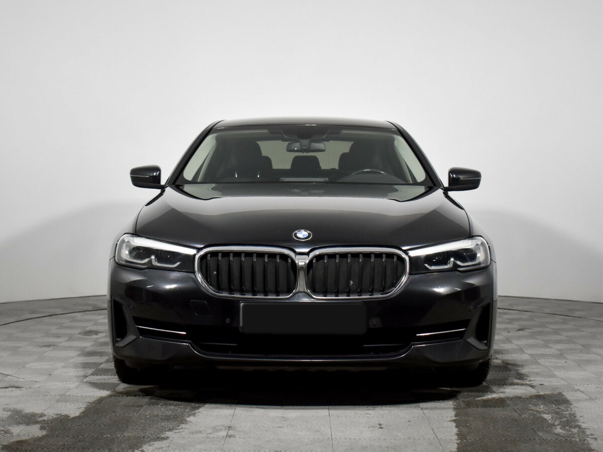 BMW 5 серии 2020 года с пробегом. Фото: #1