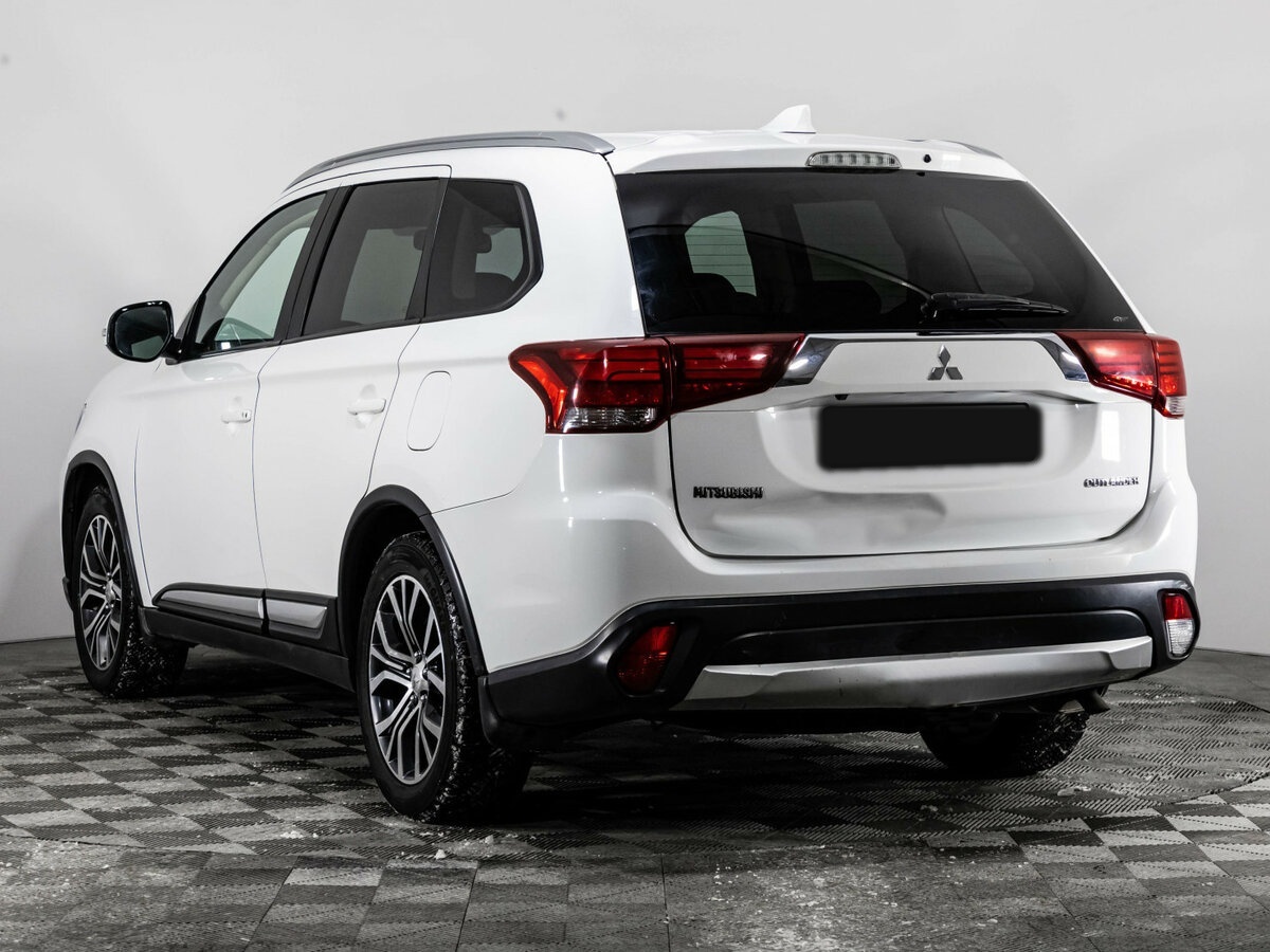 Mitsubishi Outlander 2017 года с пробегом. Фото: #5