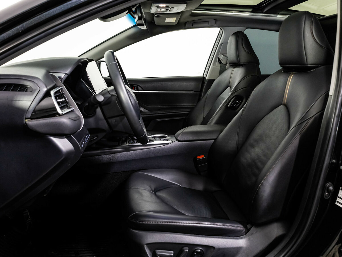 Toyota Camry 2023 года с пробегом. Фото: #19