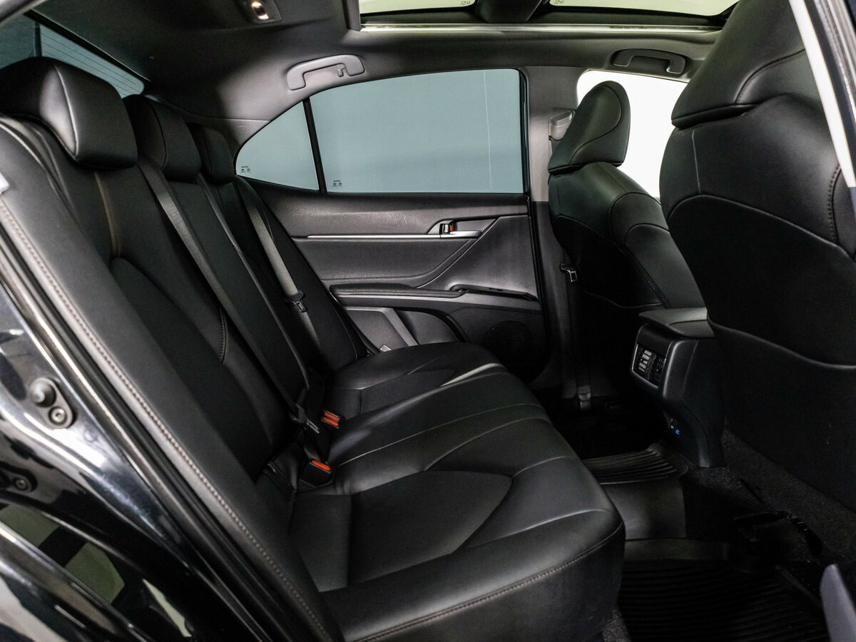 Toyota Camry 2023 года с пробегом. Фото: #20