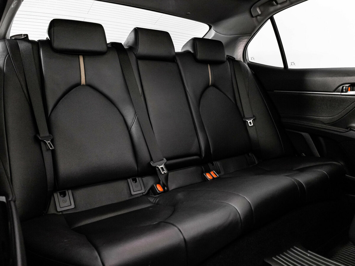 Toyota Camry 2023 года с пробегом. Фото: #22