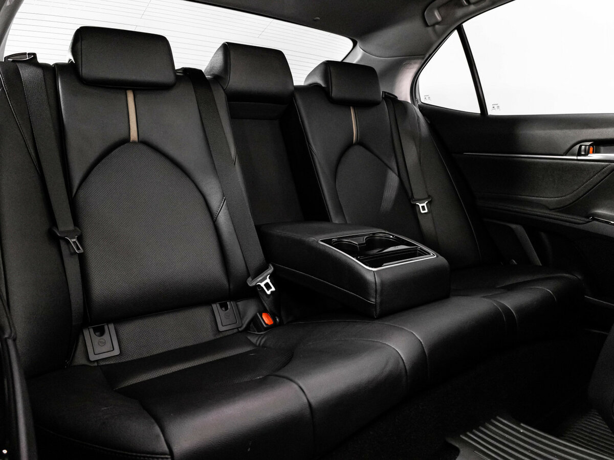 Toyota Camry 2023 года с пробегом. Фото: #23