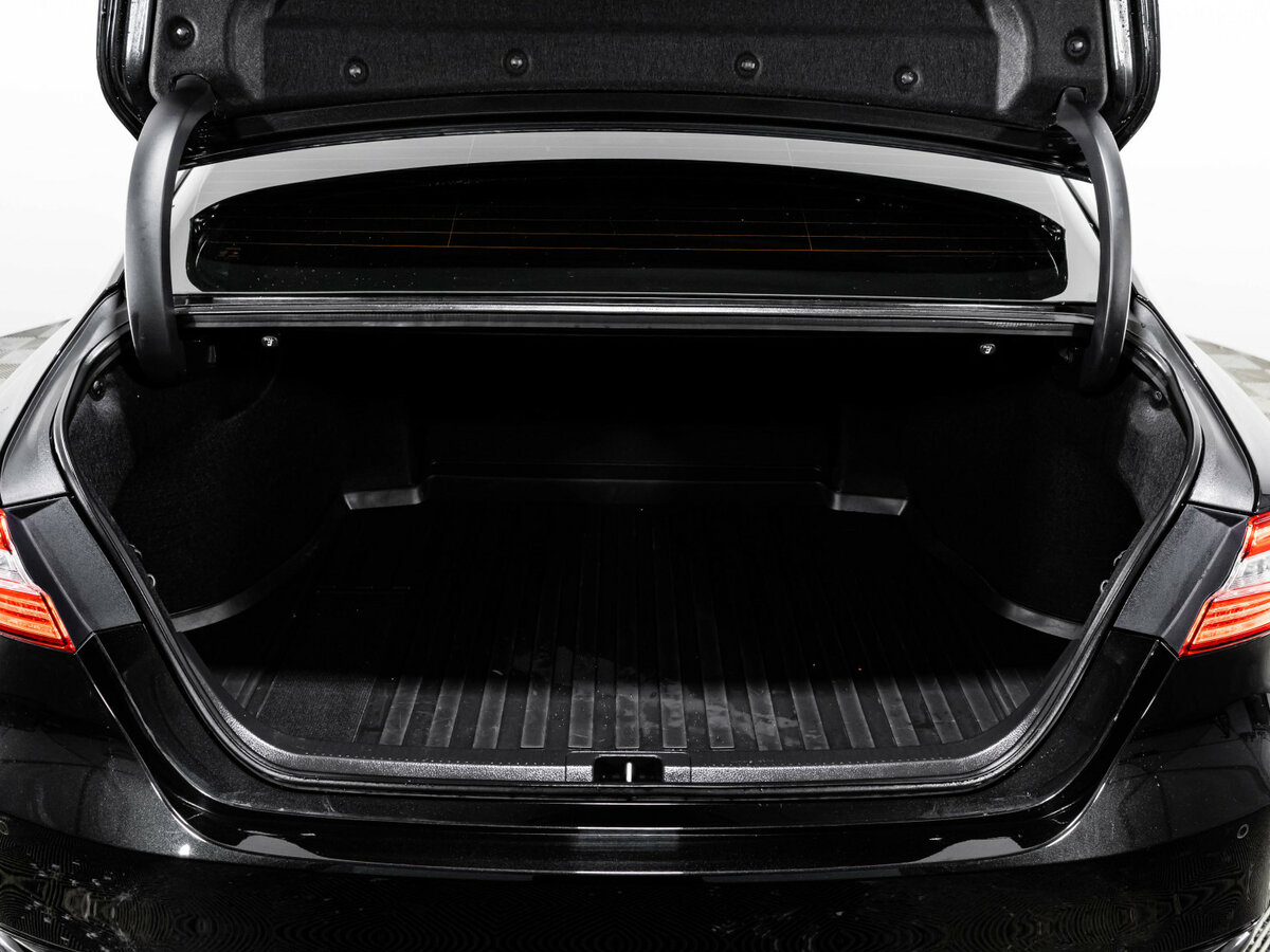 Toyota Camry 2023 года с пробегом. Фото: #29