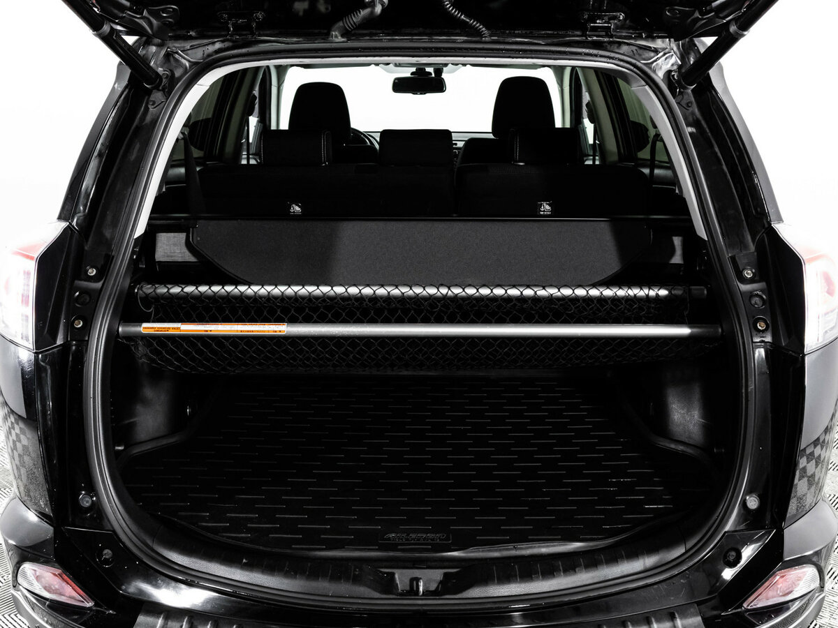 Toyota RAV4 2018 года с пробегом. Фото: #21