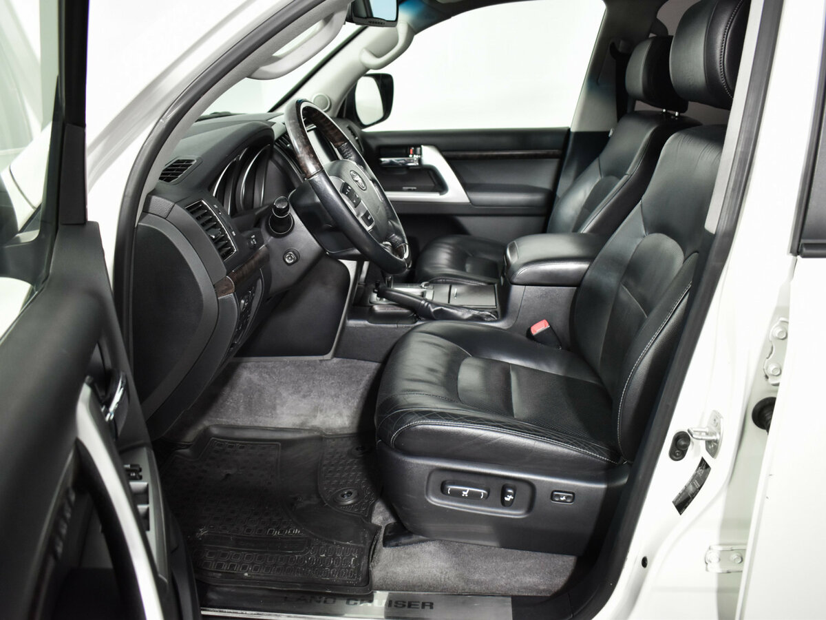 Toyota Land Cruiser 2013 года с пробегом. Фото: #7