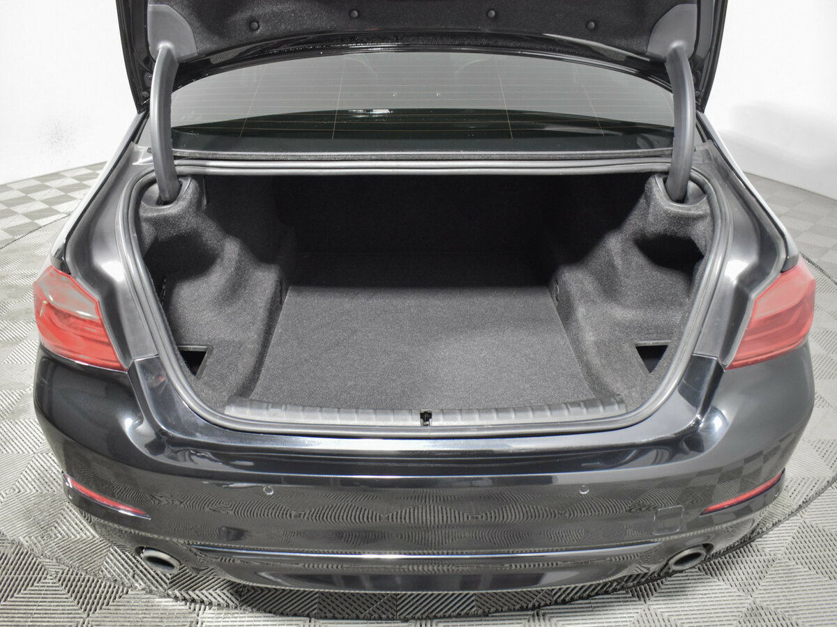 BMW 5 серии 2019 года с пробегом. Фото: #18