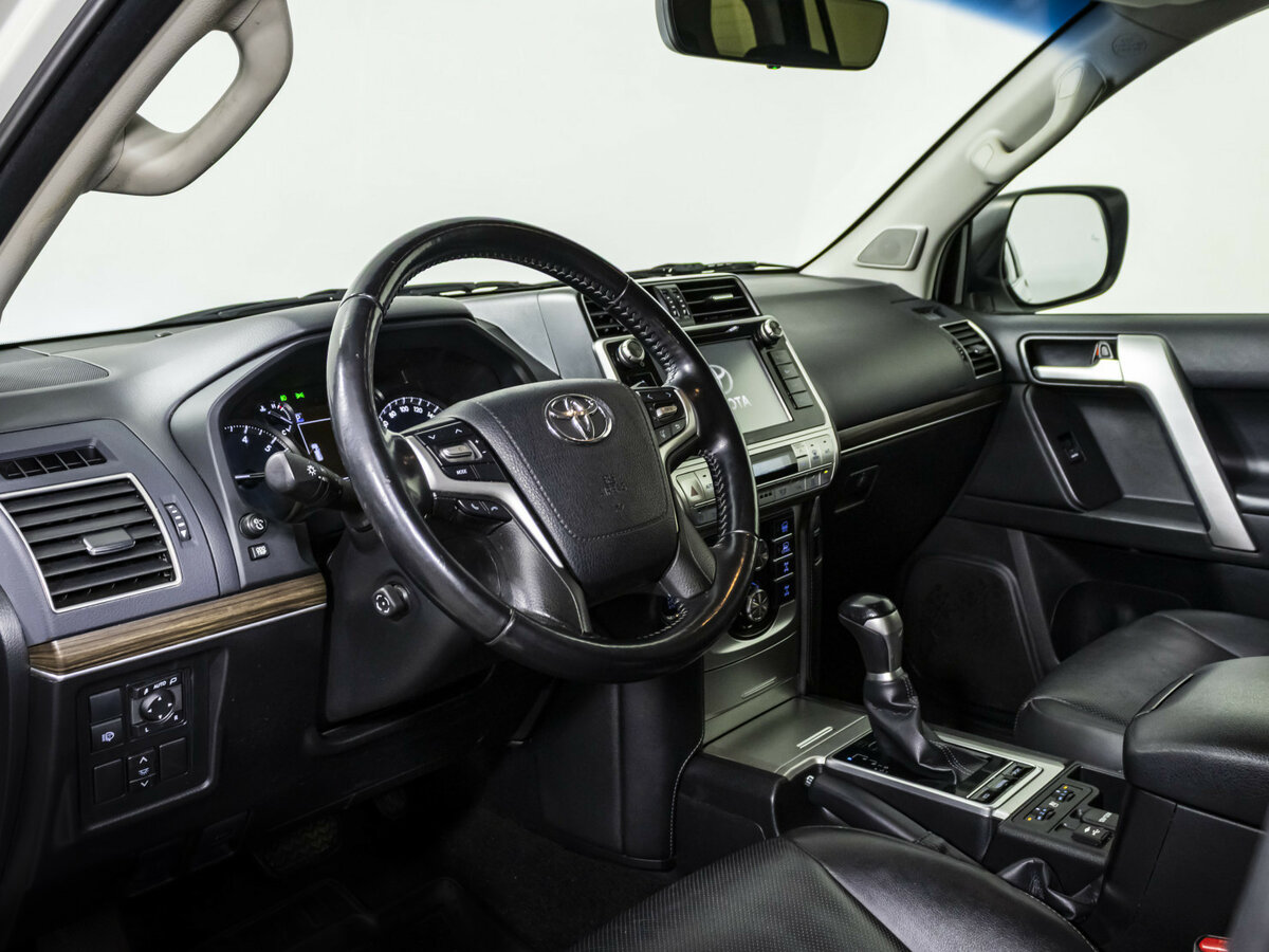 Toyota Land Cruiser Prado 2020 года с пробегом. Фото: #7