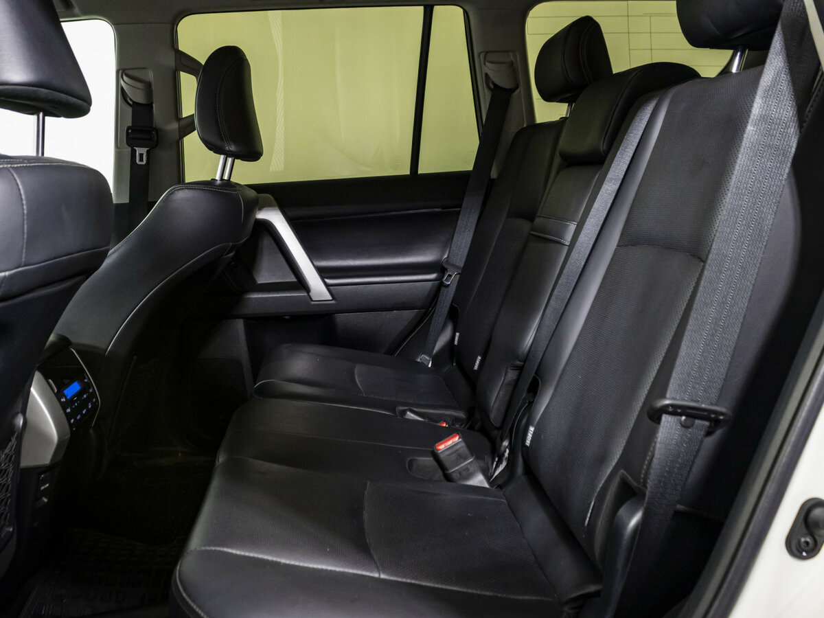 Toyota Land Cruiser Prado 2020 года с пробегом. Фото: #10