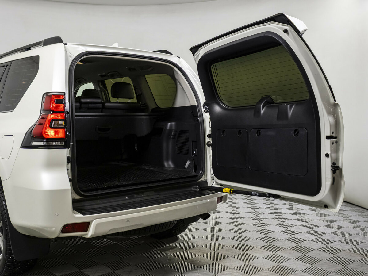 Toyota Land Cruiser Prado 2020 года с пробегом. Фото: #13