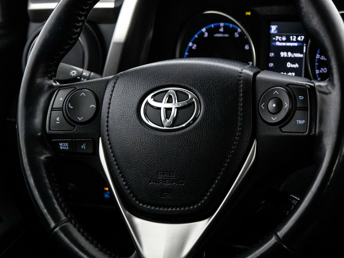 Toyota RAV4 2018 года с пробегом. Фото: #8