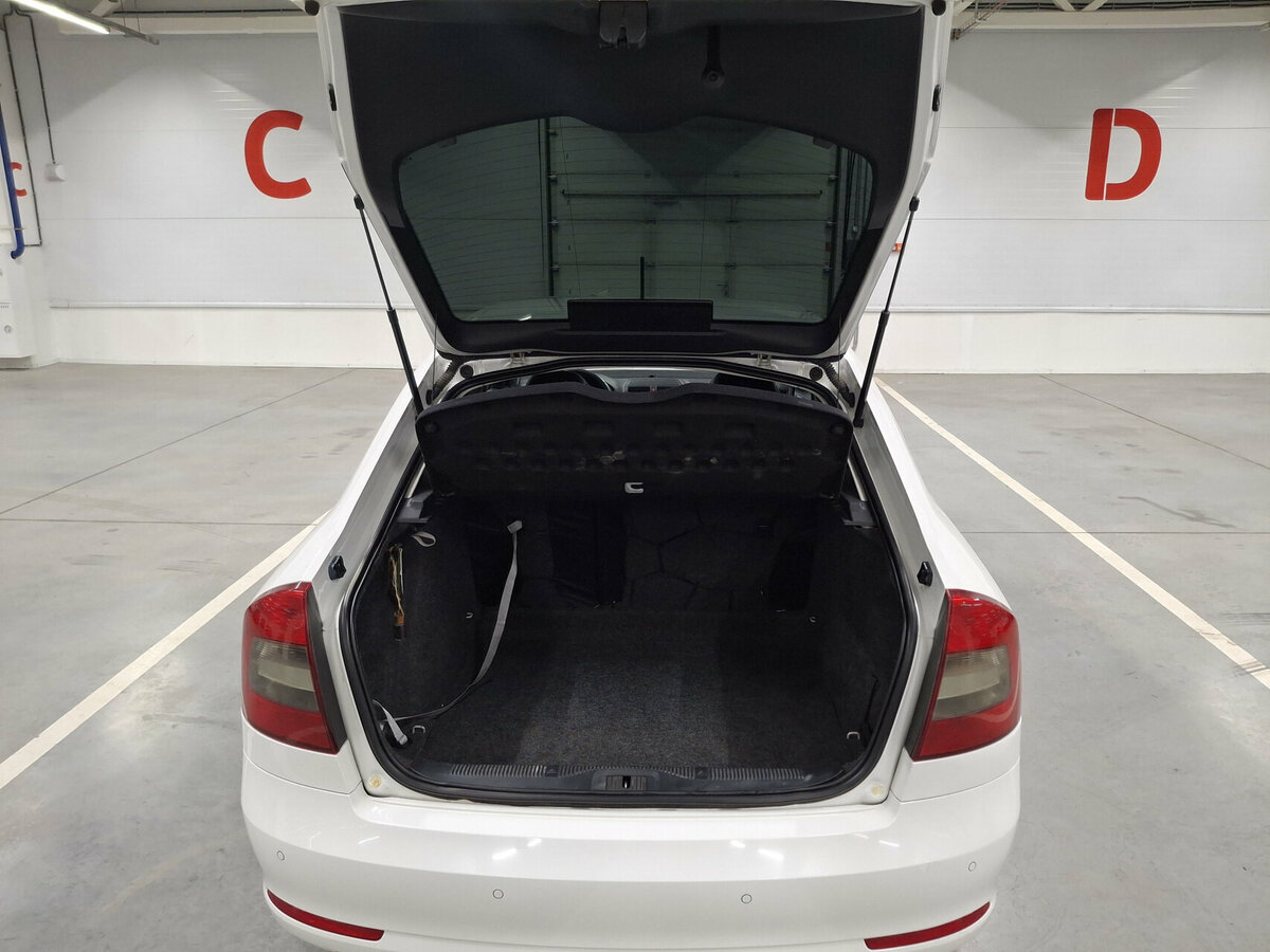 Б/У Шкода Октавия 2012 года. Фото: #9