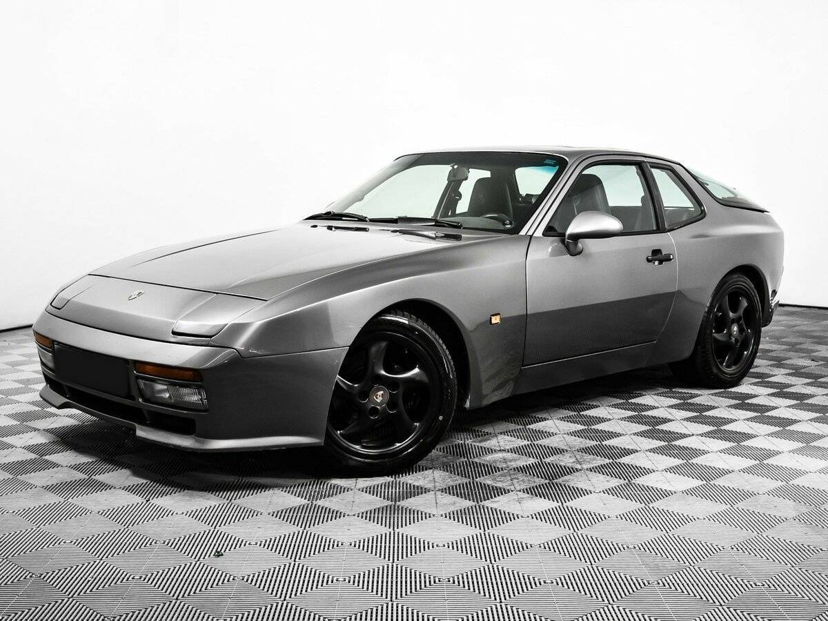 Porsche 944